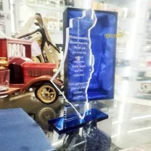 מגן הוקרה מפת ארץ ישראל מזכוכית קריסטל בסיס מובנה מלבני